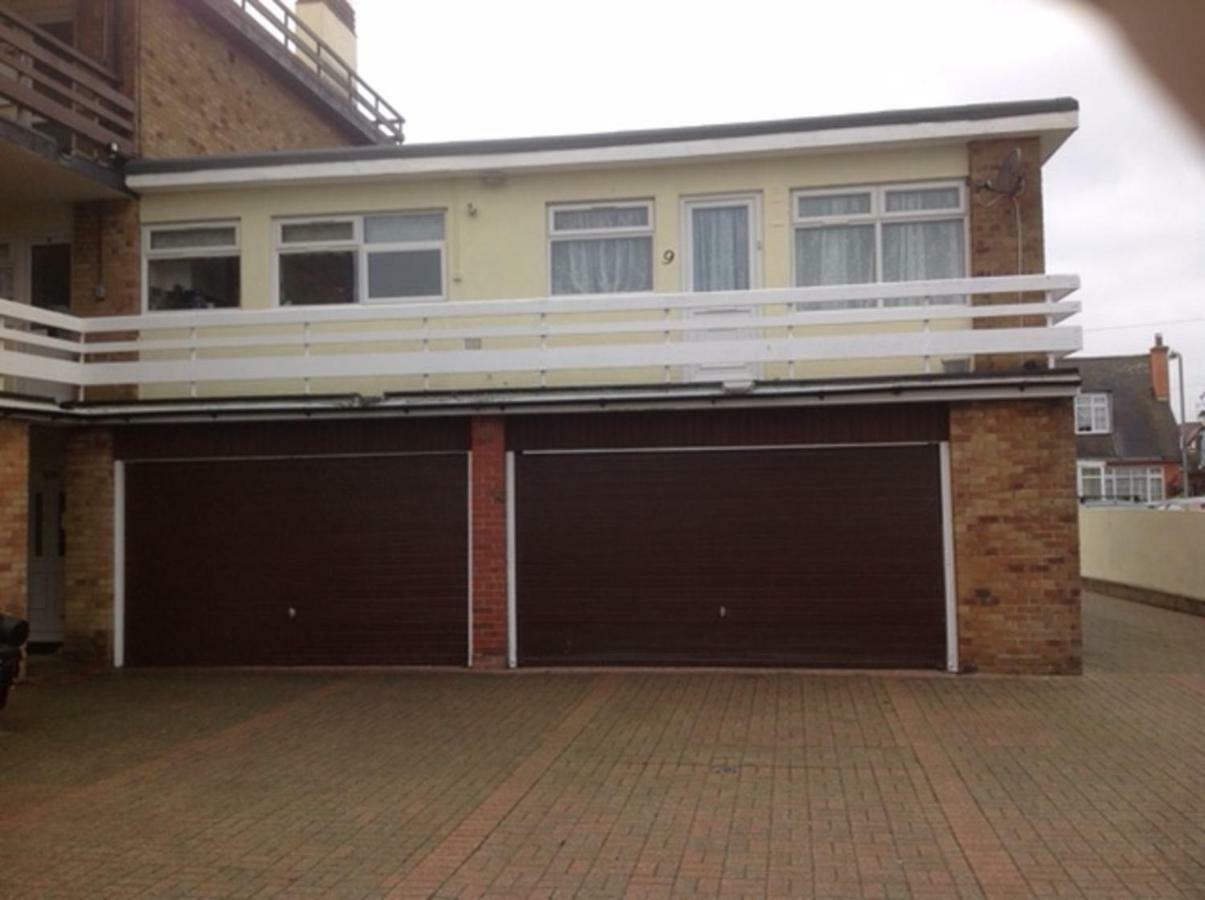 Апартаменты 9 Gunfleet Court Клактон-он-Си Экстерьер фото